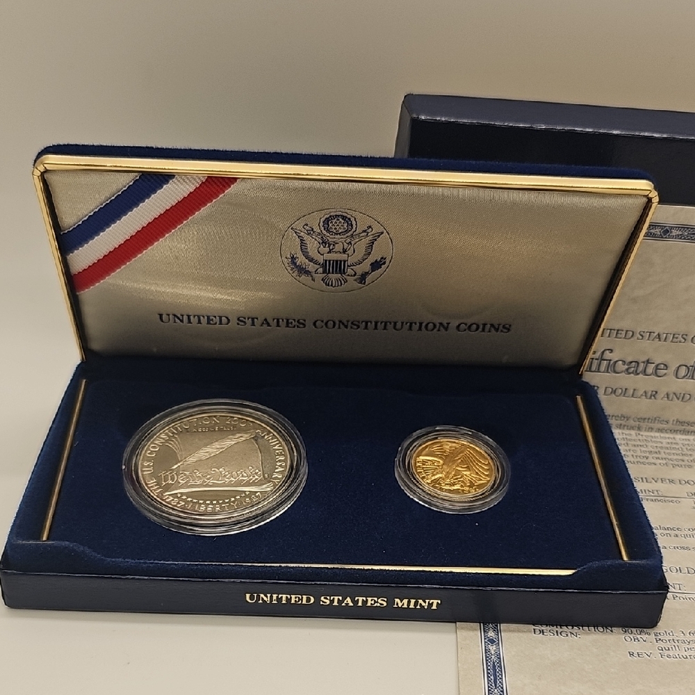 United States Constitution Coins Presentation Case - Navy & Gold